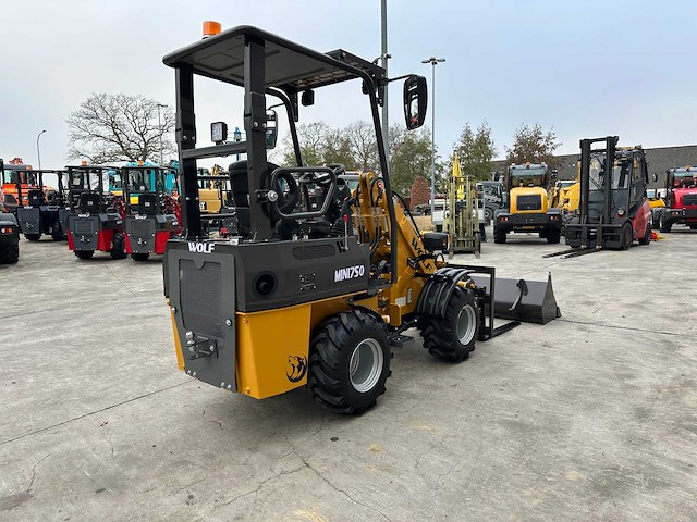 Wolf - 2025 - mini 750 - shovel - afbeelding 34 van  42