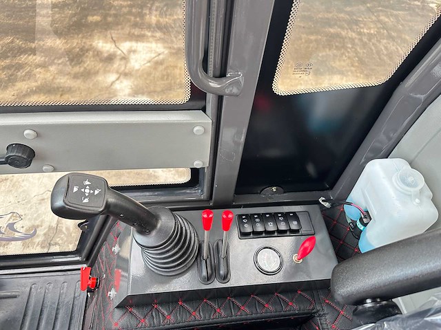 Wolf - 2025 - mini 780tt - wiellader - afbeelding 28 van  47