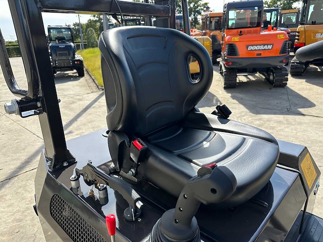 Wolf - 2026 - mini 750 - wiellader - afbeelding 24 van  55