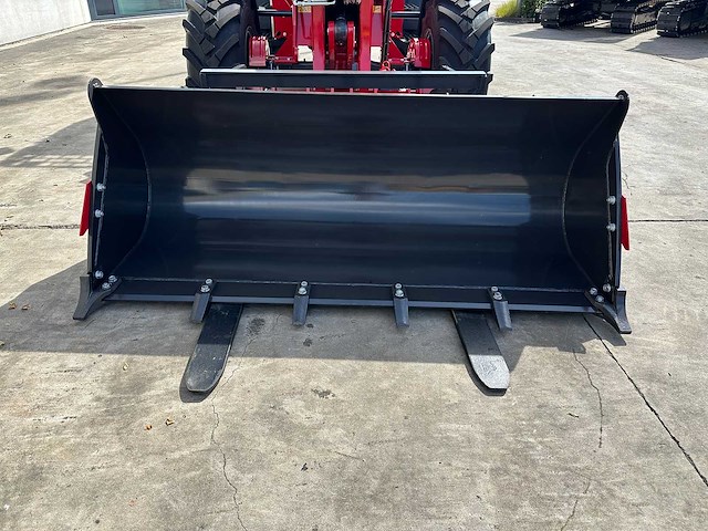 Wolf - 2026 - wl825t - shovel - afbeelding 2 van  48