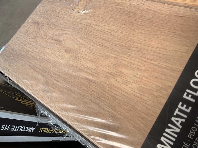 Woodpro max 112 full oak pak laminaatvloer 8mm, 2,487 m2 (11x) - afbeelding 3 van  3