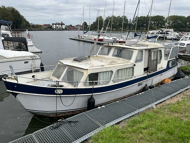 Woonboot motorjacht motor fordson major diesel - afbeelding 1 van  24