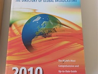 World radio. 2 stuks - afbeelding 2 van  5