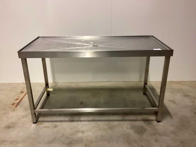 Worstvultafel met afvoer in het midden rvs werktafel - afbeelding 1 van  5