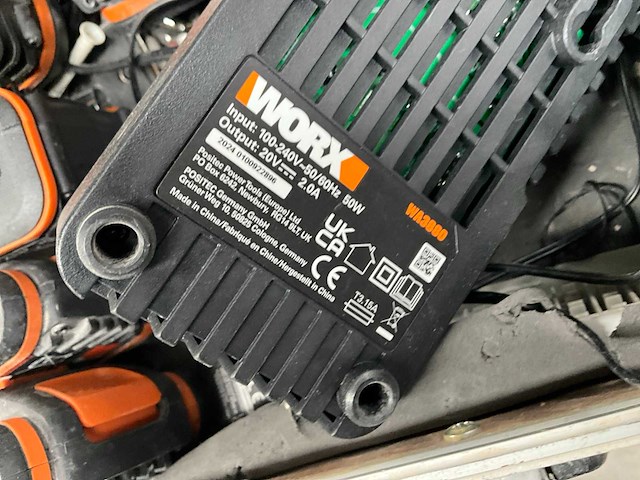 Worx wx370 accu-boormachine met 5 diverse batterijen - afbeelding 2 van  6