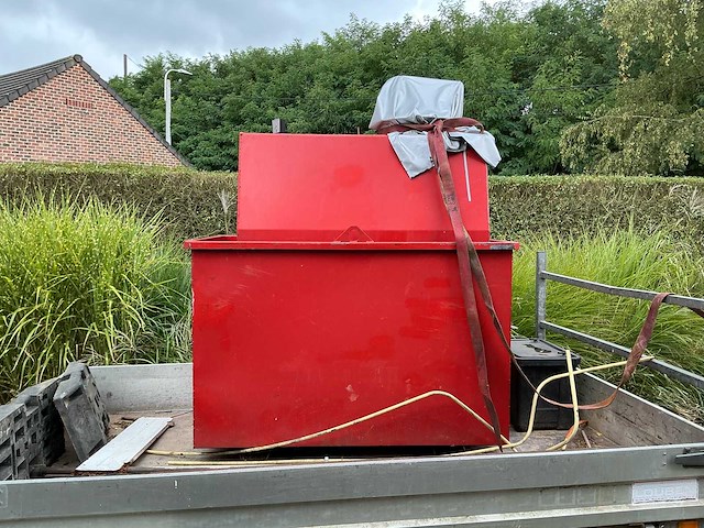 Wouters 1,2 kubieke meter rode diesel tank - afbeelding 2 van  7