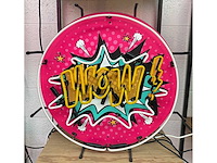 Wow popart, neonbord - diverse lichtapparatuur - afbeelding 2 van  2