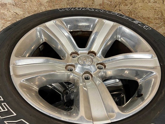 Wrangler - car tyre - afbeelding 1 van  3