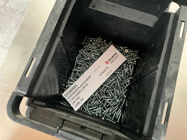 Würth 0.89 kg verzonken plaatschroef in stapelbare bak - afbeelding 2 van  5