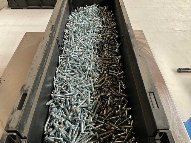 Würth 10.03kg bolverzonken plaatschroef 3,5x25 in stapelbare bak - afbeelding 2 van  6