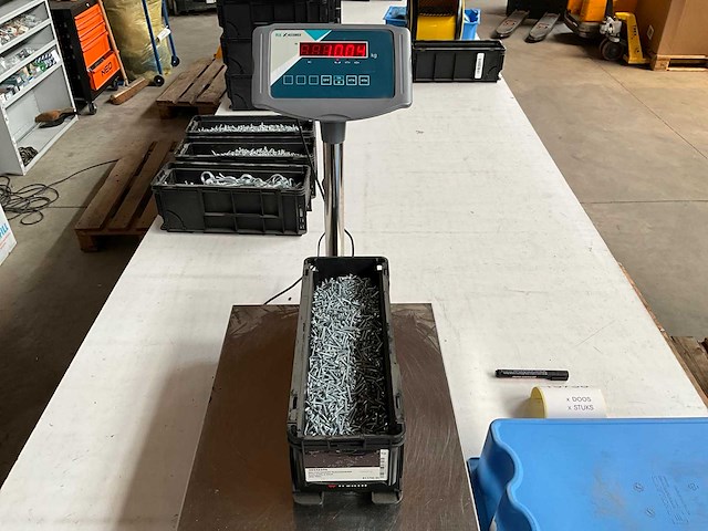 Würth 10.03kg bolverzonken plaatschroef 3,5x25 in stapelbare bak - afbeelding 6 van  6