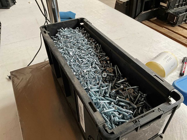 Würth 10.08kg assorti schroeven in stapelbare bak - afbeelding 4 van  7