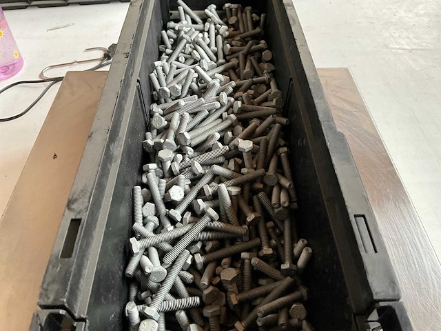 Würth 10.09kg zeskanttapbout m6x40 in stapelbare bak - afbeelding 3 van  6
