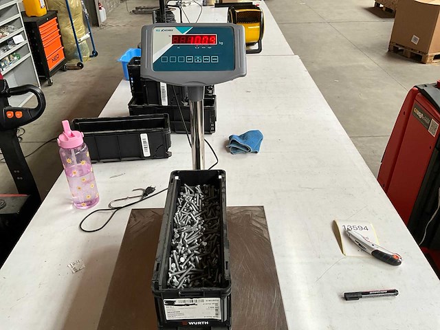 Würth 10.09kg zeskanttapbout m6x40 in stapelbare bak - afbeelding 1 van  1