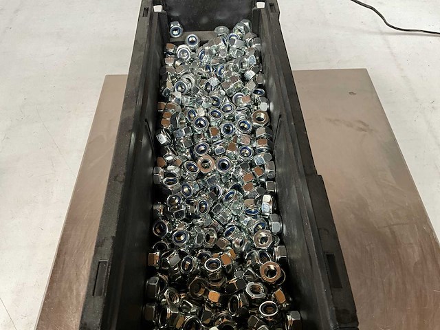 Würth 10.20kg zelfborgmoer m10 in stapelbare bak - afbeelding 1 van  1