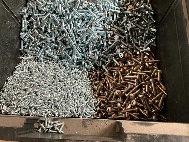 Würth 10.25kg assorti schroeven in stapelbare bak - afbeelding 5 van  7