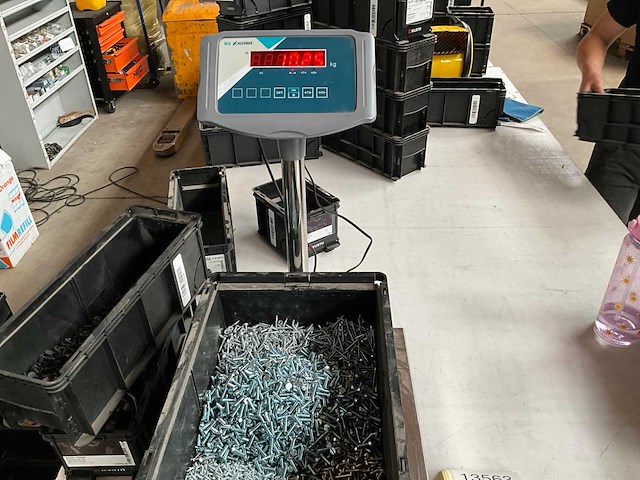 Würth 10.25kg assorti schroeven in stapelbare bak - afbeelding 6 van  7