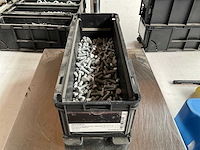 Würth 10.32kg schroef zeskantkop met voldraad m8x25 in stapelbare bak