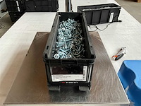 Würth 10.35kg lage bolkopschroef met flens m8x30 in stapelbare bak - afbeelding 1 van  6