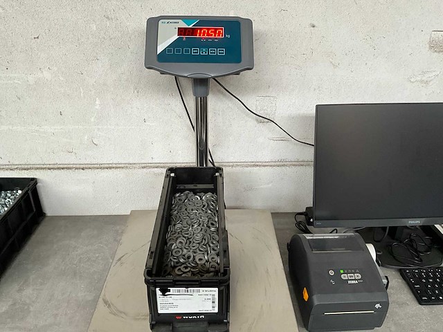 Würth 10.50 kg vlakke sluitring d10 in stapelbare bak - afbeelding 2 van  5