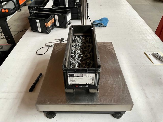 Würth 10.55kg zeskanttapbout m10x35 in stapelbare bak - afbeelding 1 van  6