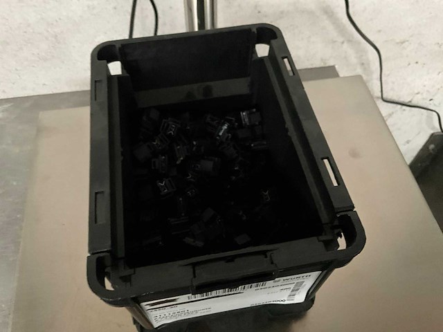 Würth 1.06 kg kabelbinderhouder in stapelbare bak - afbeelding 2 van  6