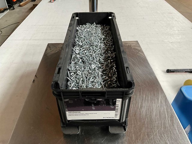 Würth 10.60kg spaanplaatschroef verzonken kop 4,5x25/15 in stapelbare bak - afbeelding 1 van  3