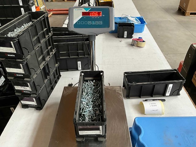 Würth 10.61kg bzk bout m6x40 in stapelbare bak - afbeelding 3 van  6