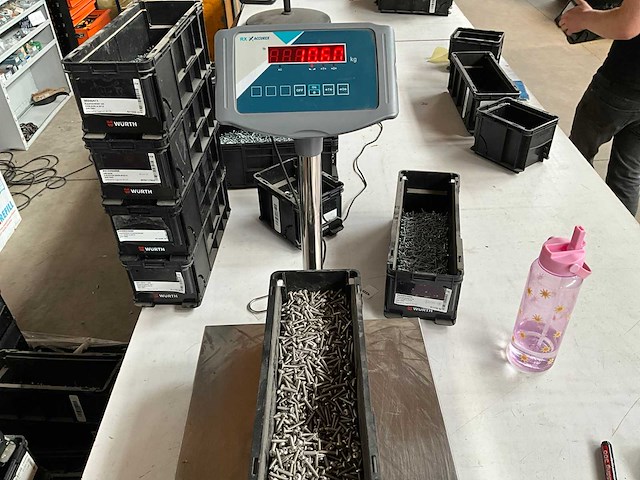 Würth 10.61kg plaatschroef lbk 4,8 x 25 in stapelbare bak - afbeelding 3 van  6