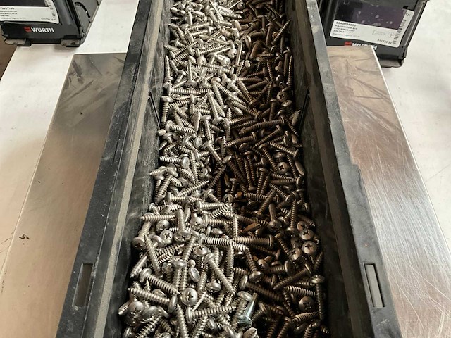 Würth 10.61kg plaatschroef lbk 4,8 x 25 in stapelbare bak - afbeelding 4 van  6