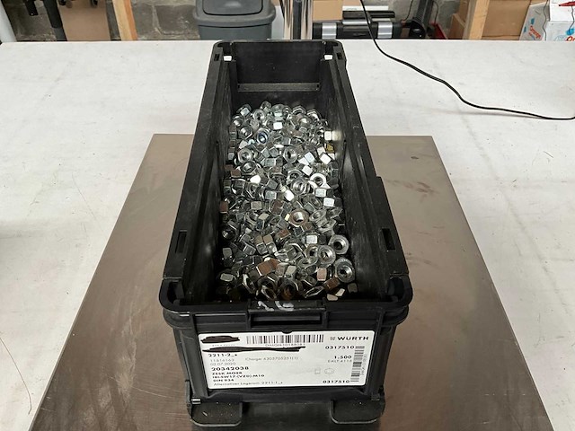 Würth 10.63kg zeskantmoer m10 in stapelbare bak - afbeelding 1 van  6