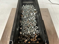 Würth 10.63kg zeskantmoer m10 in stapelbare bak - afbeelding 3 van  6