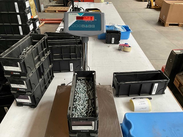 Würth 10.82kg bzk bout m6x40 in stapelbare bak - afbeelding 4 van  6