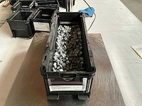 Würth 10.83kg flensbout met vertanding m8x12 in stapelbare bak - afbeelding 1 van  6