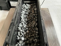 Würth 10.83kg flensbout met vertanding m8x12 in stapelbare bak - afbeelding 3 van  6