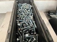 Würth 10.84 kg zeskant tapbout m10x40 in stapelbare bak - afbeelding 2 van  4