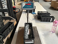 Würth 10.92kg zeskantmoer met flens m8 in stapelbare bak - afbeelding 3 van  5