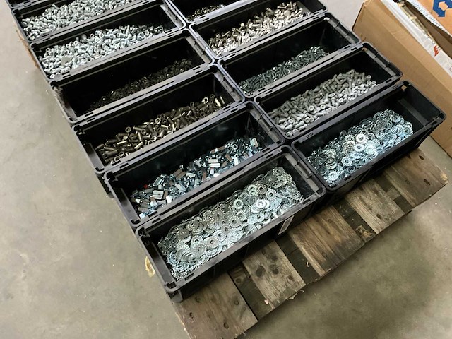 Würth 110.5 kg assorti diverse bevestigingsmaterialen in stapelbare bak - afbeelding 4 van  15