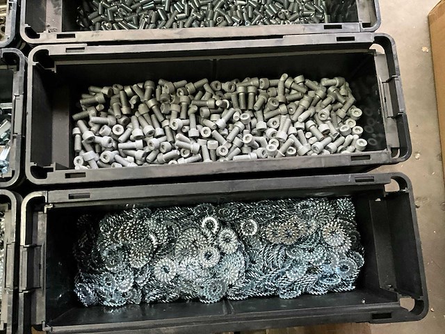 Würth 110.5 kg assorti diverse bevestigingsmaterialen in stapelbare bak - afbeelding 13 van  15