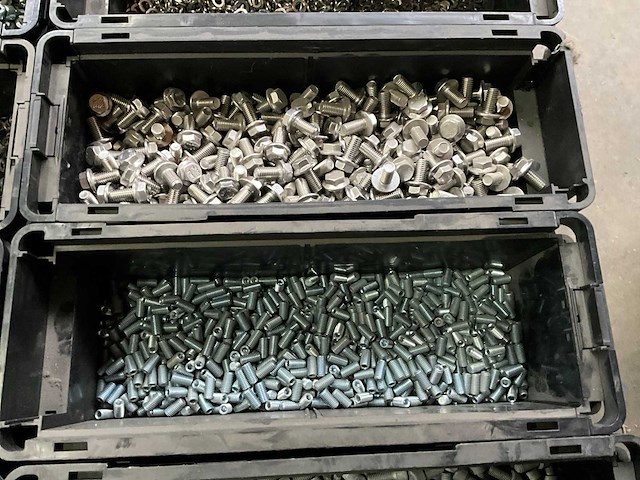 Würth 110.5 kg assorti diverse bevestigingsmaterialen in stapelbare bak - afbeelding 14 van  15