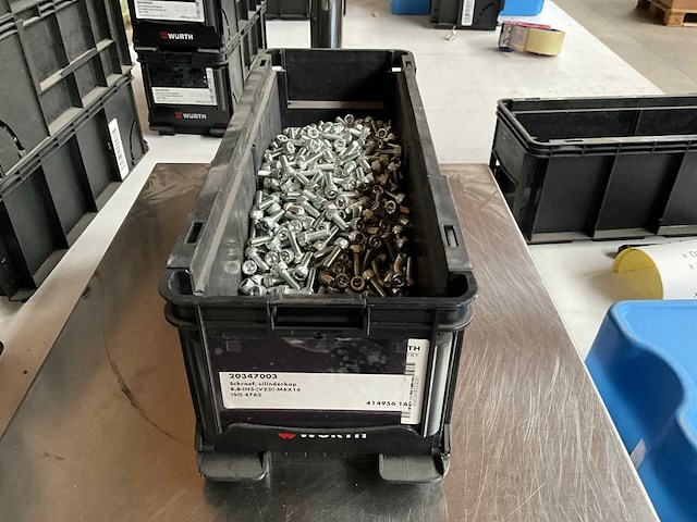 Würth 11.05kg schroef cilinderkop m6x16 in stapelbare bak - afbeelding 1 van  6