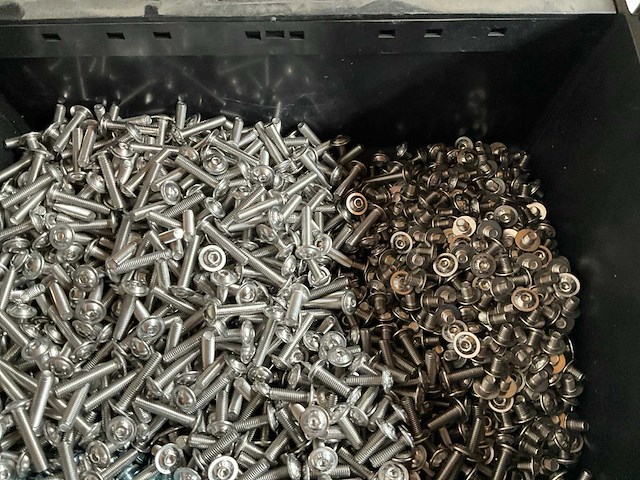 Würth 11.07kg assorti bevestigingsmaterialen in stapelbare bak - afbeelding 3 van  9
