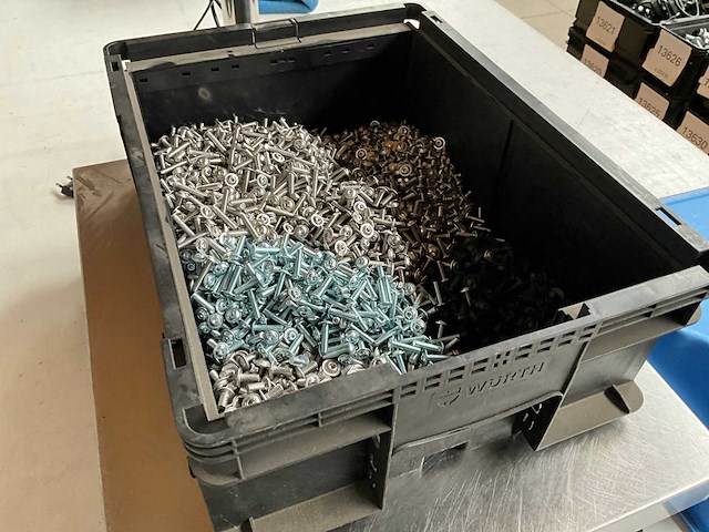 Würth 11.07kg assorti bevestigingsmaterialen in stapelbare bak - afbeelding 6 van  9