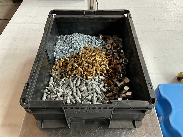 Würth 11.15kg assorti bevestigingsmaterialen in stapelbare bak - afbeelding 4 van  7