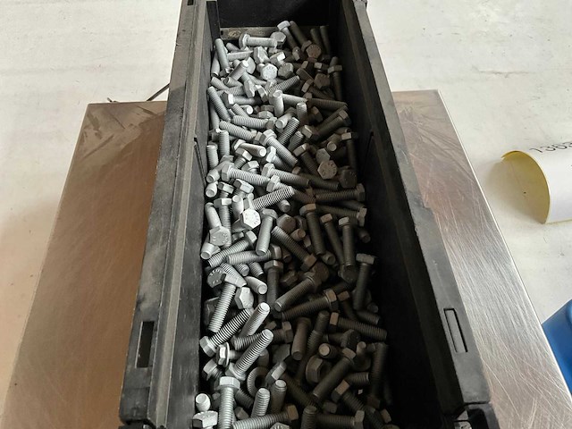Würth 11.20kg zeskanttapbout m8x30 in stapelbare bak - afbeelding 3 van  6