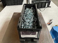 Würth 11.22kg cilinderschroef m6x65 in stapelbare bak - afbeelding 1 van  1