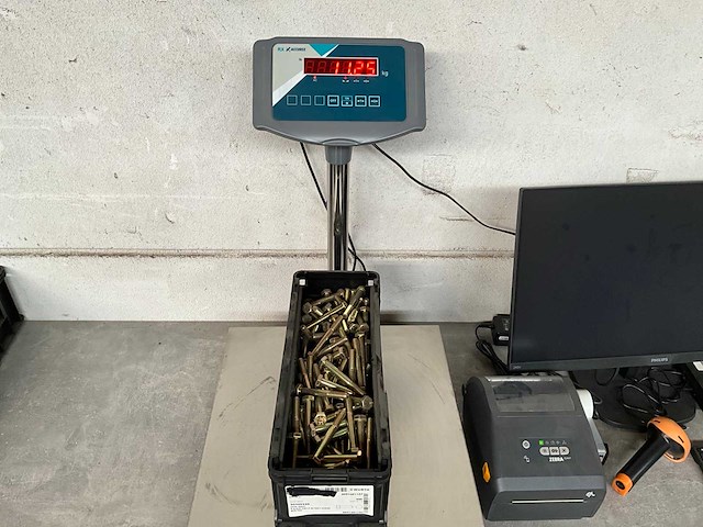 Würth 11.25 kg zeskantbout m10x1,25x80 in stapelbare bak - afbeelding 2 van  4