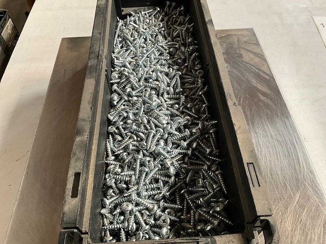 Würth 11.25kg plaatschroef 5 x 20 in stapelbare bak - afbeelding 3 van  6
