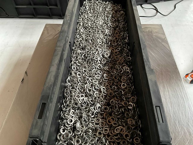 Würth 11.30kg veerring d5,1 in stapelbare bak - afbeelding 3 van  4