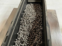 Würth 11.41kg plaatschroef lbk 4,8x16 in stapelbare bak - afbeelding 3 van  6